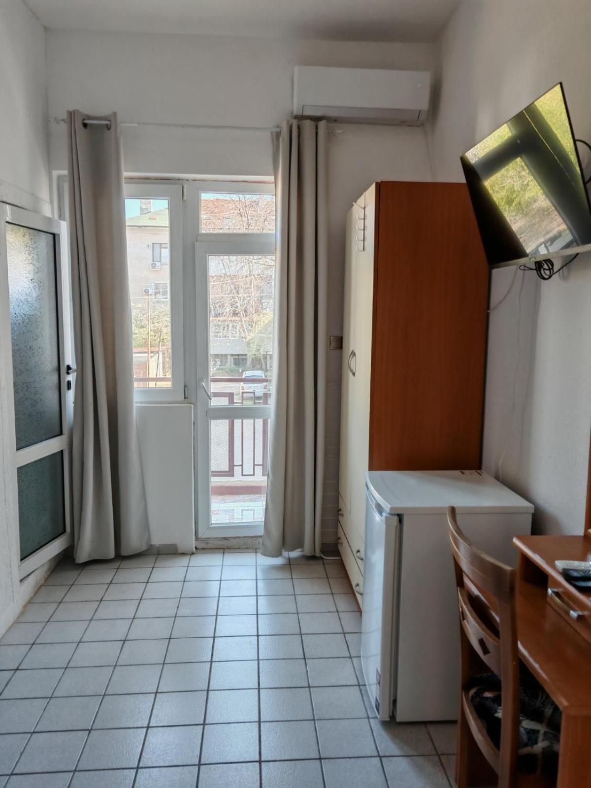 Къща За Гости Пиргос Burgas Exterior foto